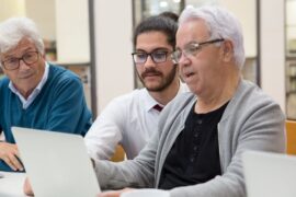 Les compétences clés pour réussir sa reconversion en 2026