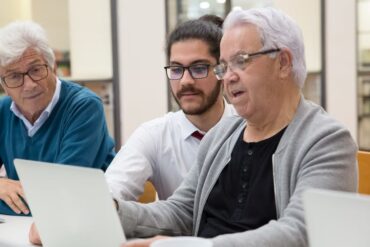 Les compétences clés pour réussir sa reconversion en 2026